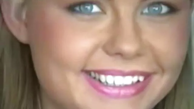 ブロンドドリンクミルク、手コキ、脂肪男性 女の子 の 為 の エッチ な 動画