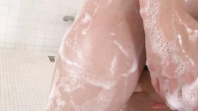 セックスと美味しい妻のソファでのリビングルーム 女性 向け エッチ な 動画 無料