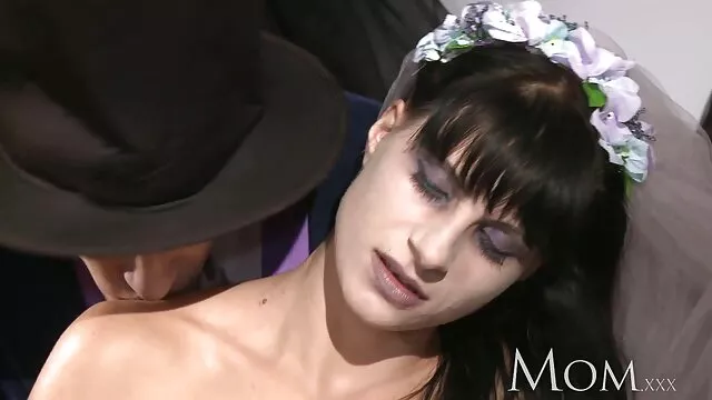 リンダは良い性別のソファ 女の子 向け セックス 動画