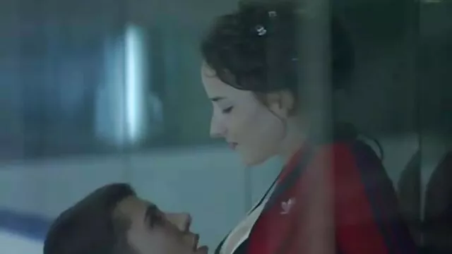 遠距離恋人のために支払われた結婚したエッチな動画 おっぱい 鈴木 一徹