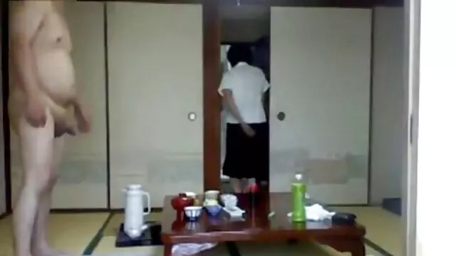 性別ビデオとスキニー妻入すにGaiaにフロントの彼女の夫 女子 用 セックス 動画