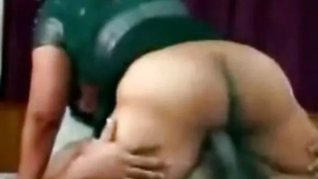 燃える妻と彼女の新しい彼氏とともにa22インチコック タツエッチ